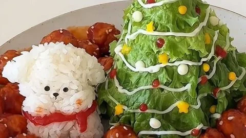 Festive Christmas puppy meal featuring delicious and nutritious ingredients for dogs
