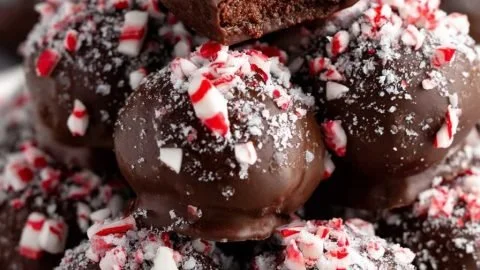 No Bake Peppermint Bark Snowballs for a festive holiday treat