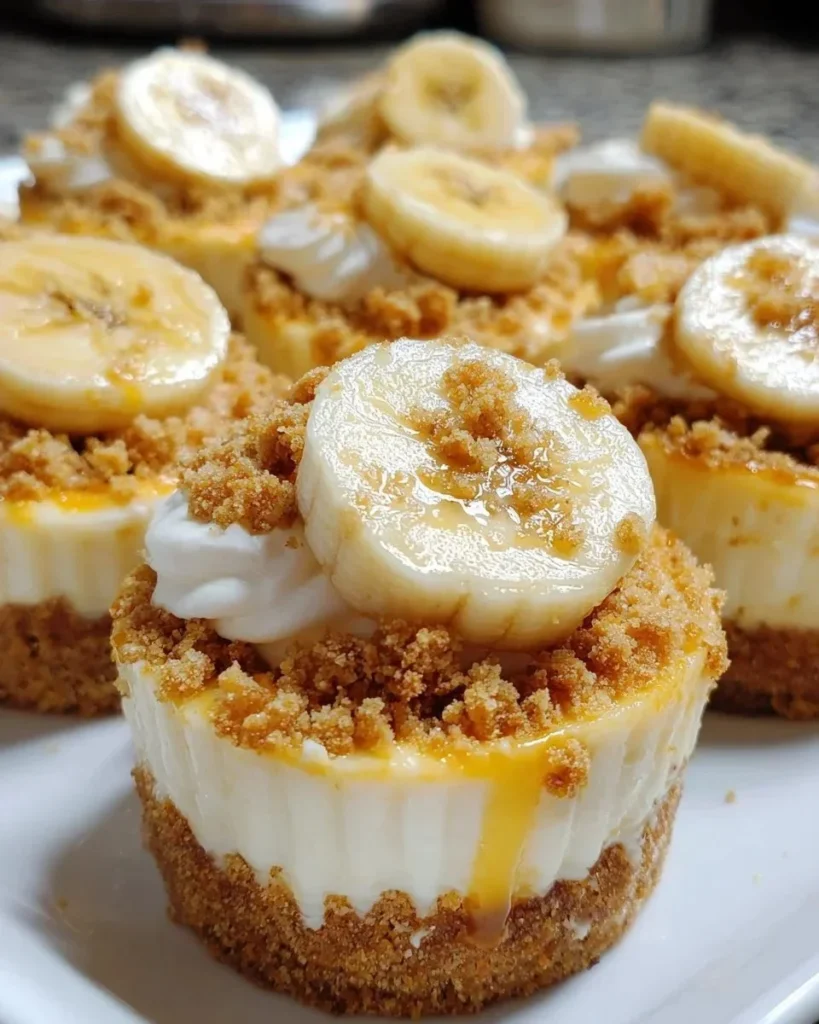Delicious cheesecake banana pudding bites ready to serve.